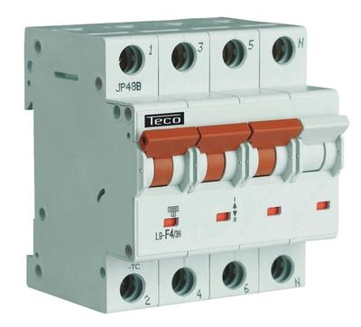 Disjoncteur TC 3P+N 40A 4,5kA Courbe C